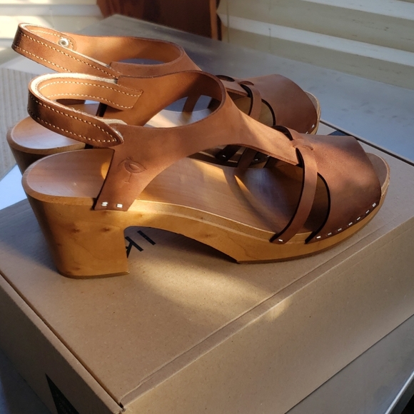 Kulik Handmade Leather Clogs - Picture 4 of 5